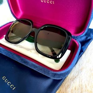 ✨GUCCI ✨Square Web Arms Sunglasses